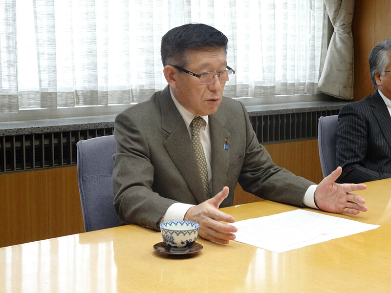 写真：佐竹敬久秋田県知事