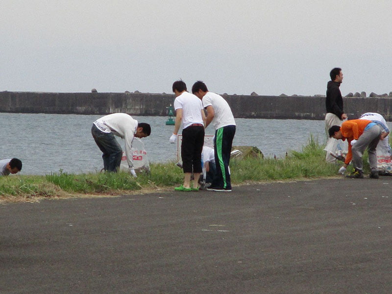 写真：能代地協のクリーンアップ運動